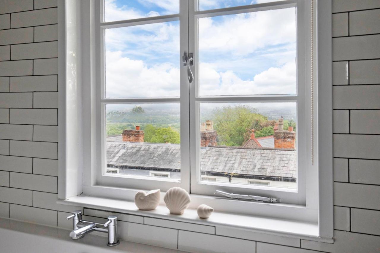 Vaughan Lodge Elegant 2-Bed Duplex With Views Near Malvern Hills Малверн-Уэллс Экстерьер фото